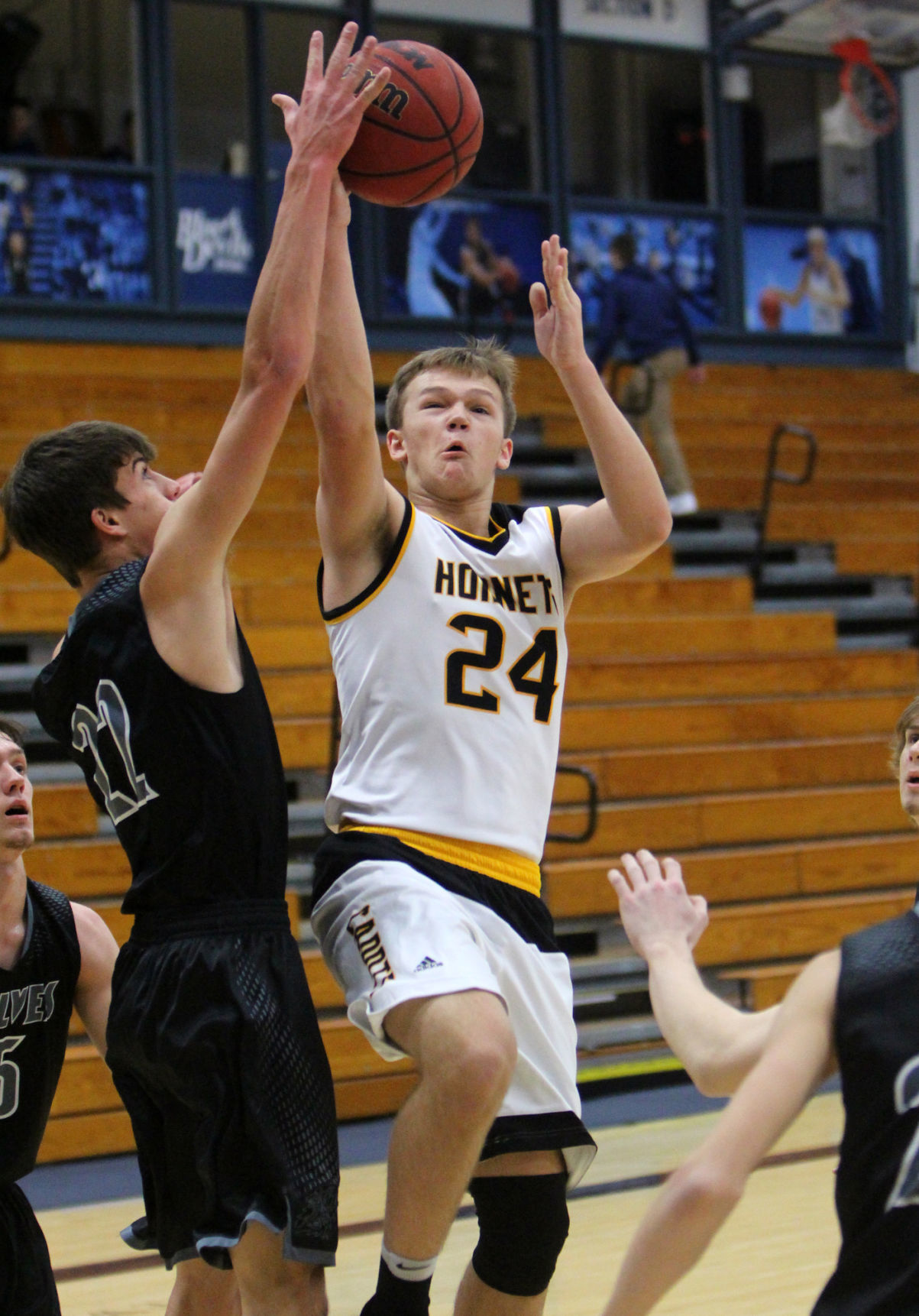 Cadott vs Elmwood/Plum City at UW-Stout 12-1-18